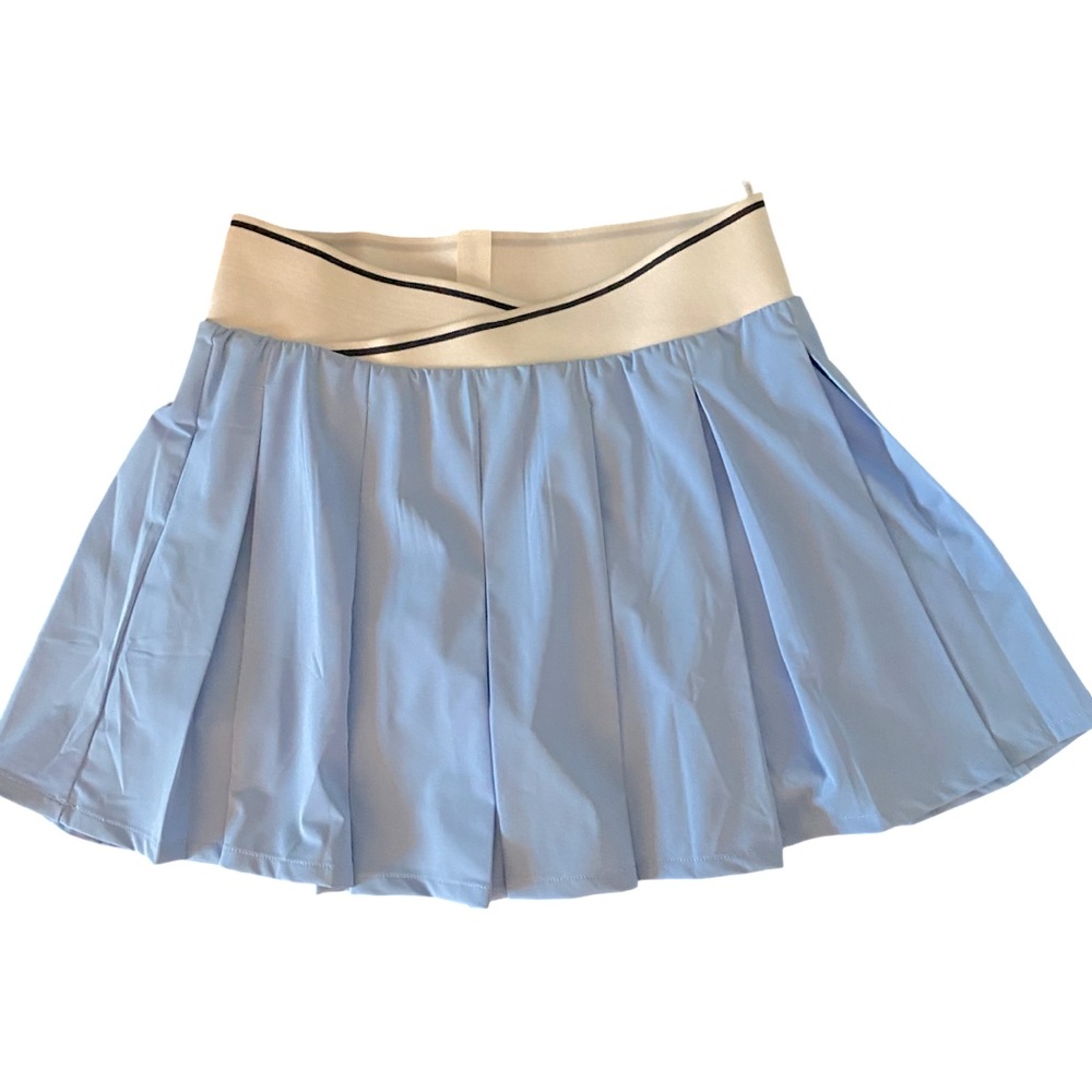 B Pleated Skort - M blue , polyester spandex , NWOT